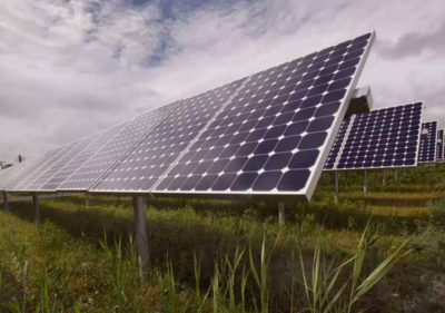 萨省农场新风向 太阳能发电开启农业转型新篇章